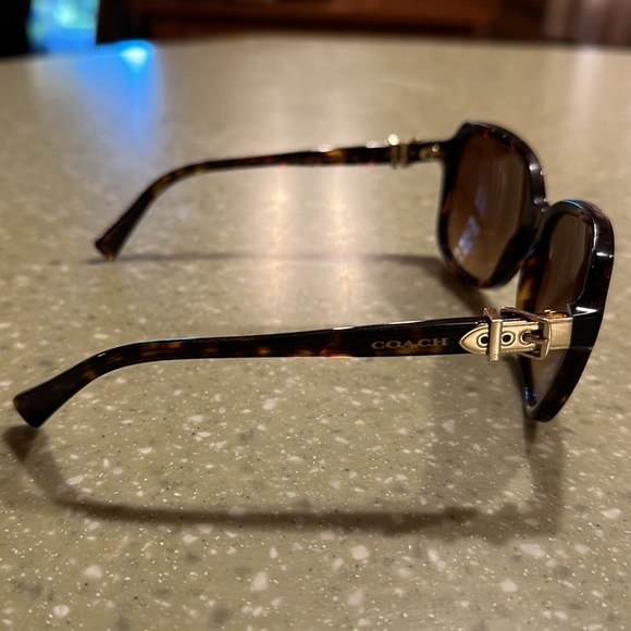 Coach sunglasses HC 8179 - Picture 4 of 7